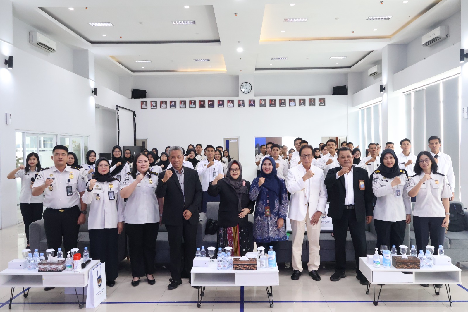 STIH Litigasi Jakarta menyelenggarakan Sosialisasi PMB Program Sarjana Ilmu Hukum Kelas Kerja Sama bagi CPNS Ditjen Imigrasi guna mendukung peningkatan kompetensi aparatur melalui pendidikan tinggi yang berkualitas.